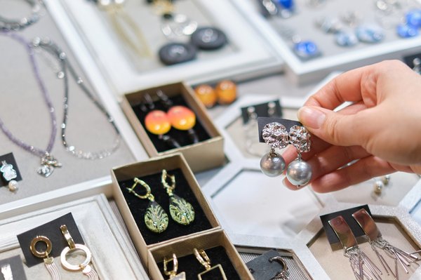 Bijoux éthiques : choisissez la beauté durable et engagée